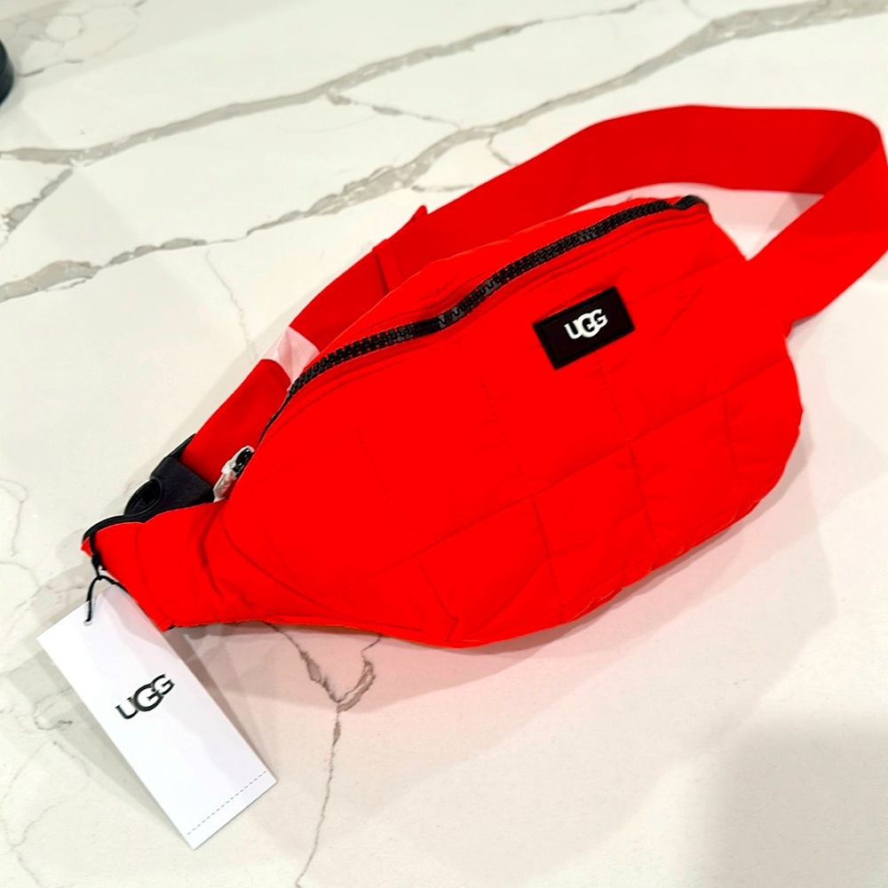 Ugg, Gibbs Belt Bag Puff, nylon, INT, red, O/S